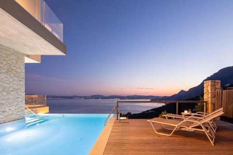 Patio, Natural landscape, View (from property/room), Balcony/Terrace, Mountain view, Pool view, Sea view, Swimming pool, sunbed