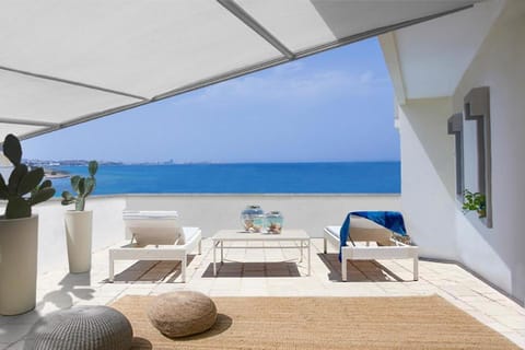 Balcony/Terrace, Beach, Sea view, sunbed