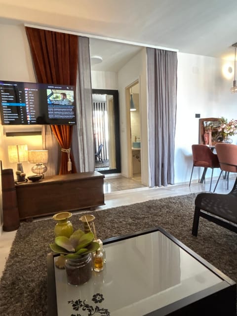 TV and multimedia, Living room, Seating area