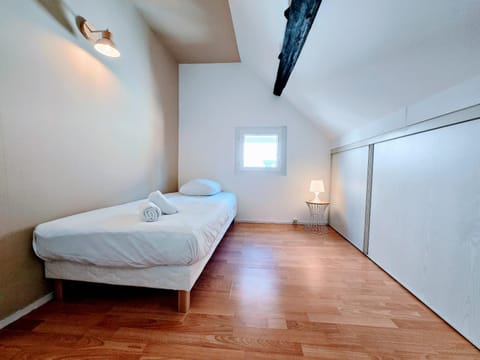 Maison de ville en duplex 2 chambres, Garage House in Bourgogne-Franche-Comté