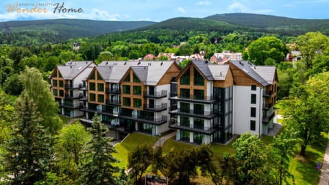 Property building, Day, Natural landscape, Bird's eye view, Mountain view