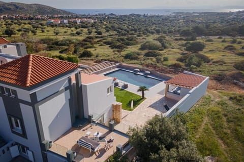 Property building, Day, Bird's eye view, Mountain view, Pool view, Sea view, Swimming pool