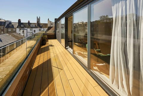Property building, Balcony/Terrace