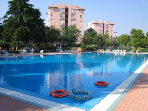 Property building, Swimming pool, Inner courtyard view