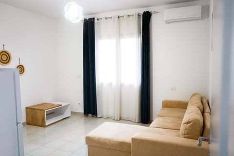 Living room, Seating area, air conditioner