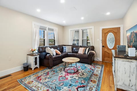 Spacious Downtown Oasis Apartment in Glenwood Springs