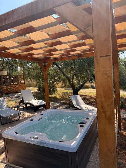 Mobile Home Olive Tree Apartment in Šibenik-Knin County, Croatia