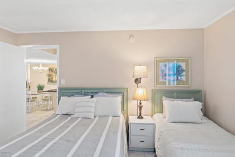 Pinnacle Port, C1-303 House in Sunnyside