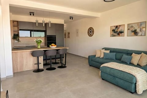 Dining area, kitchen