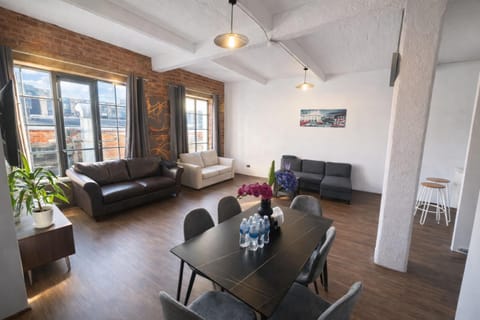 Seating area, Dining area