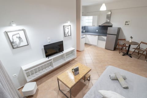 Bed, Kitchen or kitchenette, Living room, Photo of the whole room, Seating area