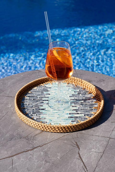 Restaurant/places to eat, Food and drinks, Pool view, Swimming pool, Drinks