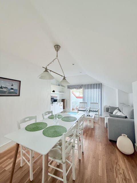 TV and multimedia, Balcony/Terrace, Living room, Dining area