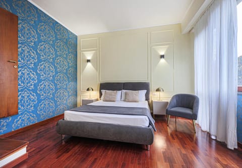 Photo of the whole room, Seating area, Bedroom