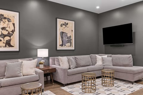 French's Luxury Condo - Steps from Broadway House in East Nashville