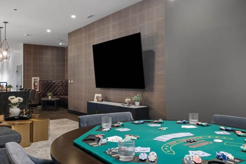 French's Luxury Condo - Steps from Broadway House in East Nashville