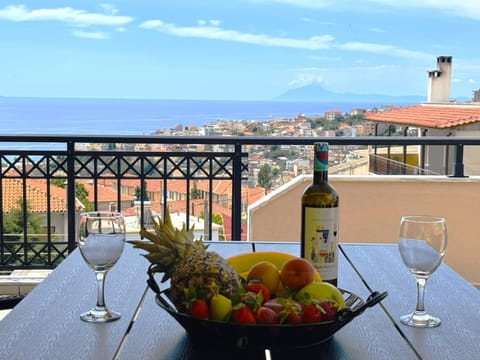 Balcony/Terrace, Dining area, City view, Sea view, Quiet street view