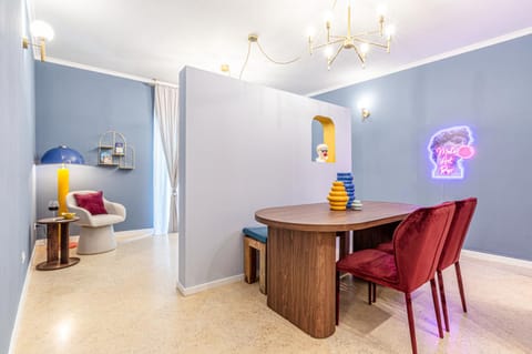 Living room, Seating area, Dining area