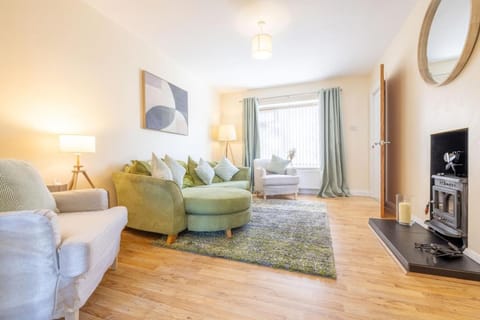 TV and multimedia, Living room, Seating area