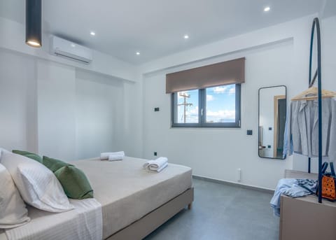 Bed, Photo of the whole room, Bedroom, towels, wardrobe, air conditioner