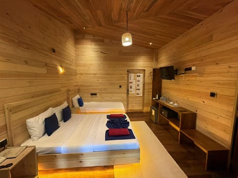 Bed, TV and multimedia, Photo of the whole room, Bedroom, hair dresser, wardrobe