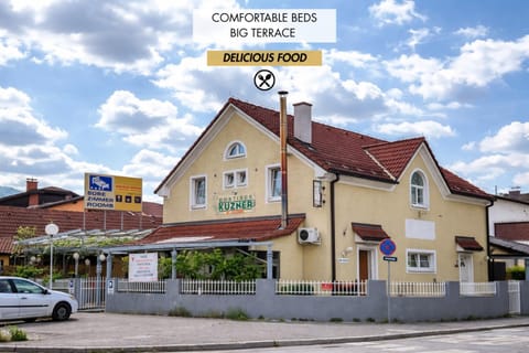 Property building, Day, Neighbourhood, Street view, Location, Parking