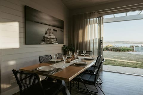 Day, Living room, Seating area, Dining area, Sea view