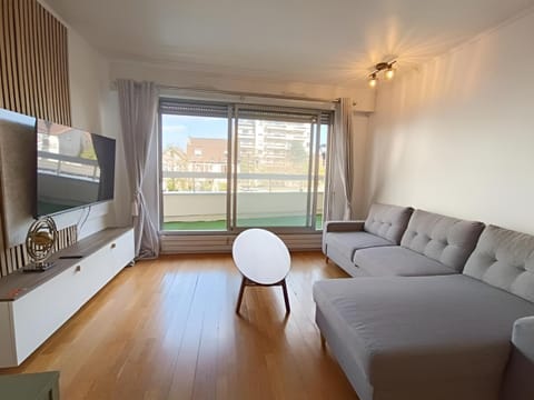 Communal lounge/ TV room, TV and multimedia, Living room