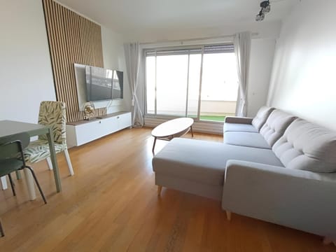 Communal lounge/ TV room, TV and multimedia, Living room, Seating area