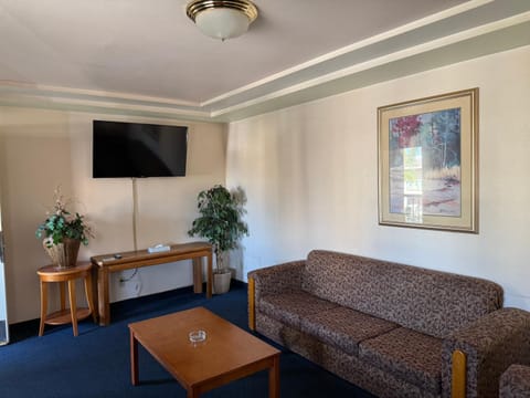 Fiesta Inn Los Angeles - Bell Gardens Hotel in Bell Gardens