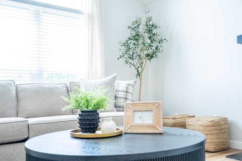 New Remodel! 4BR Near DT Cartersville & Major Hwys House in Cartersville