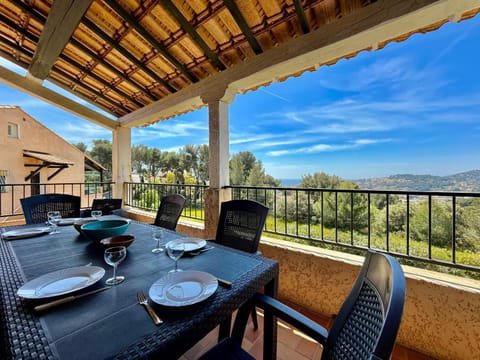 Grand Duplex - Terrasse Vue Mer Apartment in Hyères