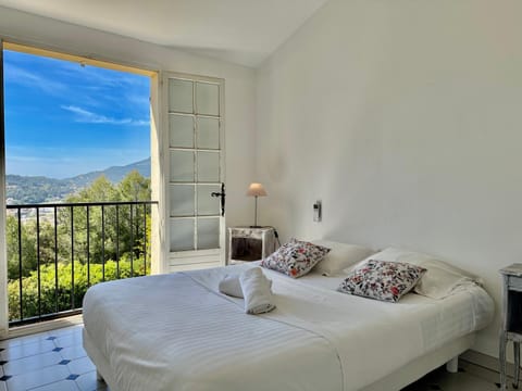 Grand Duplex - Terrasse Vue Mer Apartment in Hyères