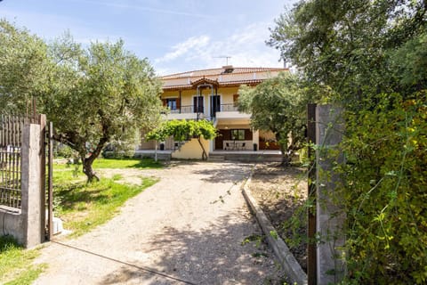 Nelly's Place Sea View Apartment in Messenia