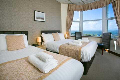 Bathroom, Coffee/tea facilities, Bedroom