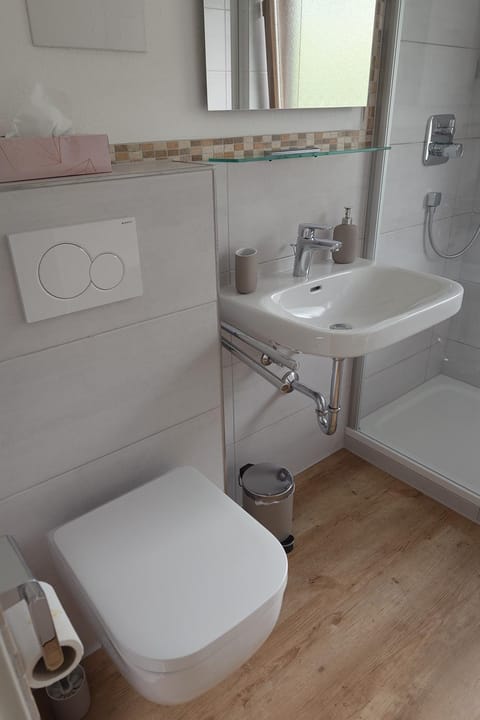 Hindelang Hideaway, Newly Renovated, Southern Balconies, Central Location Apartment in Sonthofen