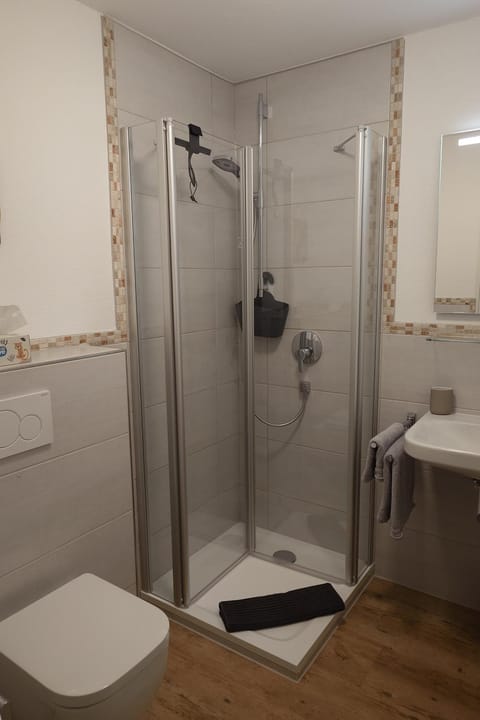 Hindelang Hideaway, Newly Renovated, Southern Balconies, Central Location Apartment in Sonthofen