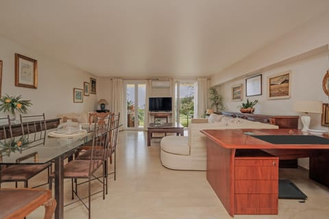 TV and multimedia, Living room, Seating area, Dining area, Garden view, Sea view