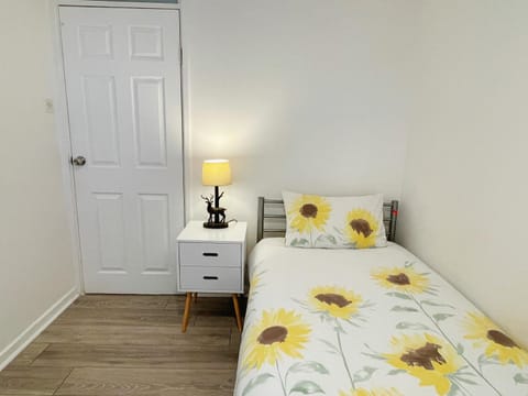 Single room in 3 bedroom house Vacation rental in Edinburgh