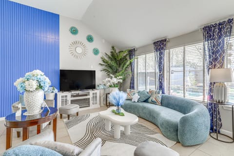 Swim and Unwind Pet-Friendly Home in Spring! House in Spring