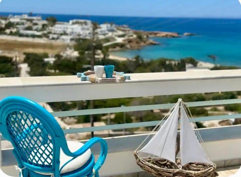 View (from property/room), Balcony/Terrace, Seating area, Sea view
