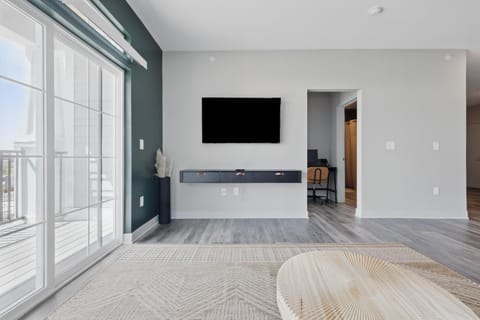 IRIE Living, Replenish Kg 2Bd Gym Pool BRAND NEW Apartment in Indiana