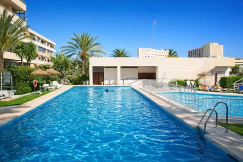 Coffee/tea facilities, Swimming pool