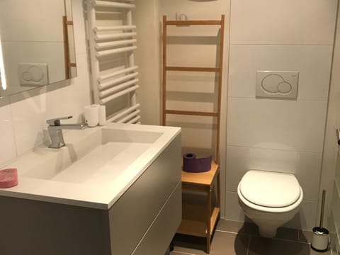 Chalet rénové pour 10 pers. proche pistes, parking privé - FR-1-814-102 Chalet in Besse-et-Saint-Anastaise