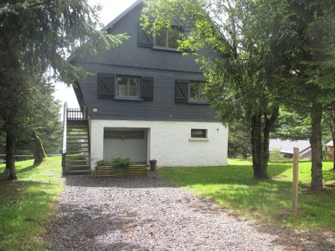 Chalet rénové pour 10 pers. proche pistes, parking privé - FR-1-814-102 Chalet in Besse-et-Saint-Anastaise