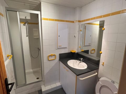 Appartement rénové cosy au centre de Super Besse - FR-1-814-119 Apartment in Besse-et-Saint-Anastaise