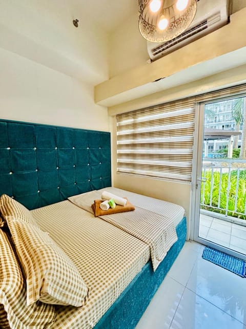 Bed, Bedroom, air conditioner