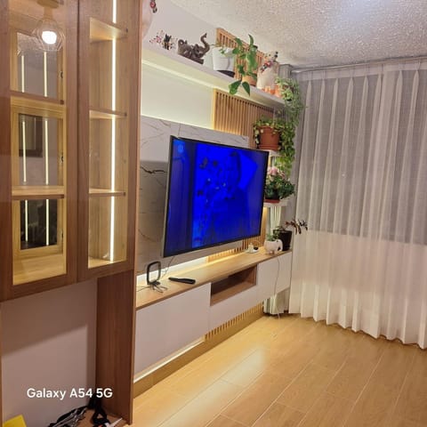 Communal lounge/ TV room, TV and multimedia