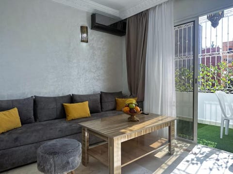 Communal lounge/ TV room, Living room, Seating area