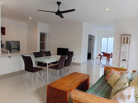 Kitchen or kitchenette, Living room, Dining area
